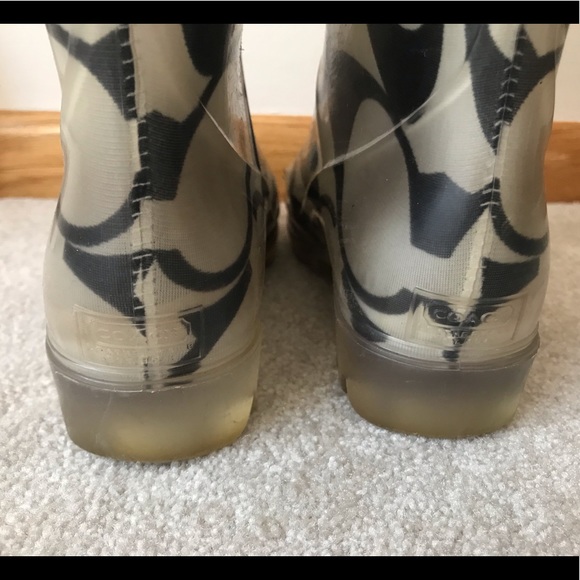 ⚡️⚡️SOLD⚡️⚡️Coach Rain Boots Size 8 - Picture 3 of 16